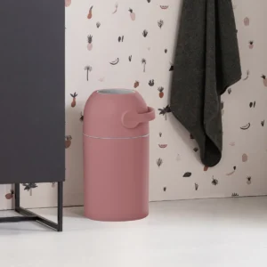 Pojedynek z zapachem: Jaki kosz na pieluchy wybrać, by w domu zawsze pachniało świeżością?