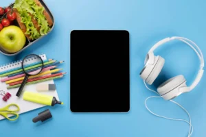 Elektronika na back to school – jaki laptop lub tablet wybrać do nauki?